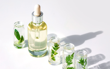 Natural Haircare: How to Choose the Right Shampoo & Conditioner